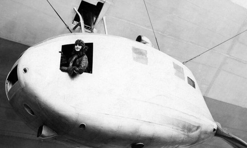 先駆的飛行船 グレース・ドラモンド グラーフ・ツェッペリン