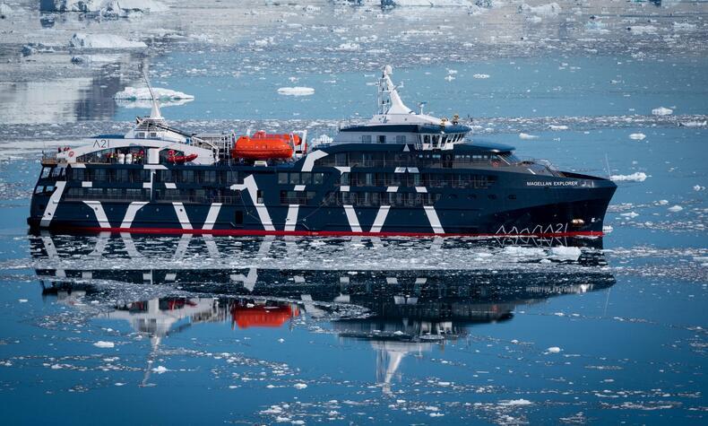 マゼラン・エクスプローラー号で行くラグジュアリーな南極クルーズ