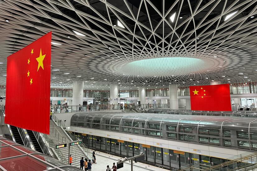 深センの地下鉄駅「崗下北」。