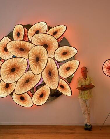 デザイン・マイアミで発表されたLakesコレクションのランプの中のアルビ・セルファティ デザイン・マイアミで発表されたLakesコレクションのランプの中のアルビ・セルファティ