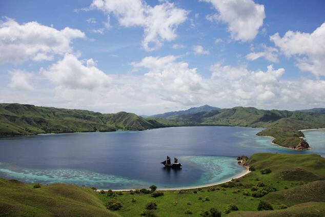旅行 ラグジュアリー体験 冒険 花の海 インドネシア