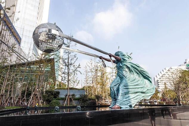 ロレンツォ・クインの彫刻