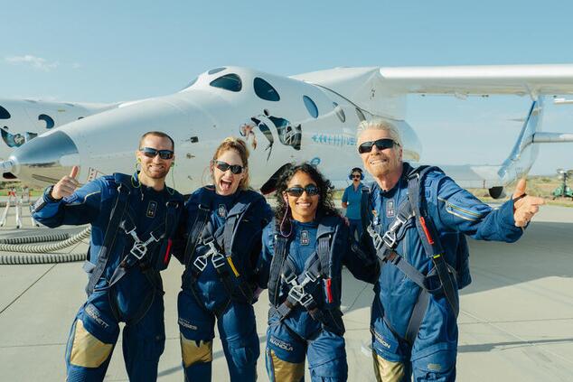 VSSユニティ22宇宙船の4人の乗組員は宇宙での経験から無事帰還しました。