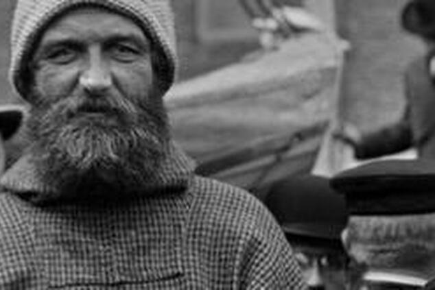 バイロンはピーター・フロイヘンから、探検の世界のより文学的でロマンチックな側面を学んでいます。