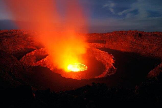 コンゴのニラゴンゴ火山。