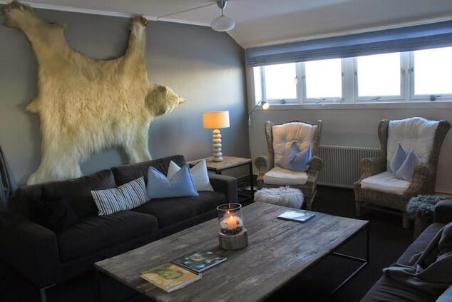 スバールバル諸島のイスフィヨルド無線。