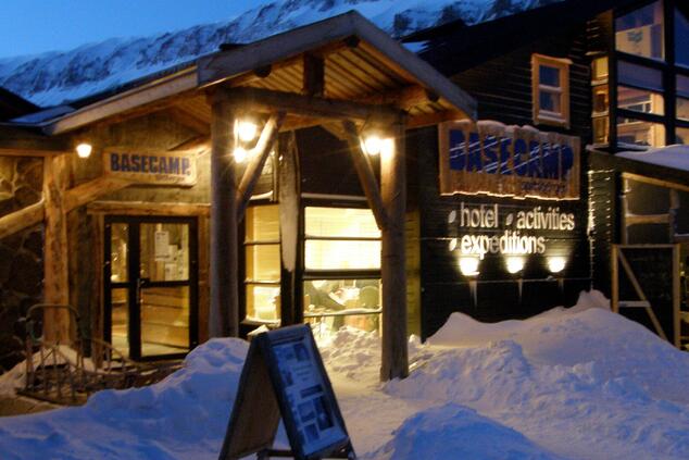 ベースキャンプ・ホテル・スバルバル