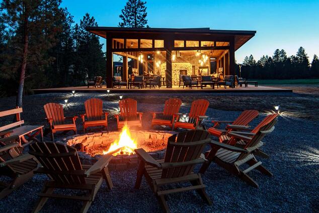 ポーズ・アップ・モンタナ・ラグジュアリー・ランチ