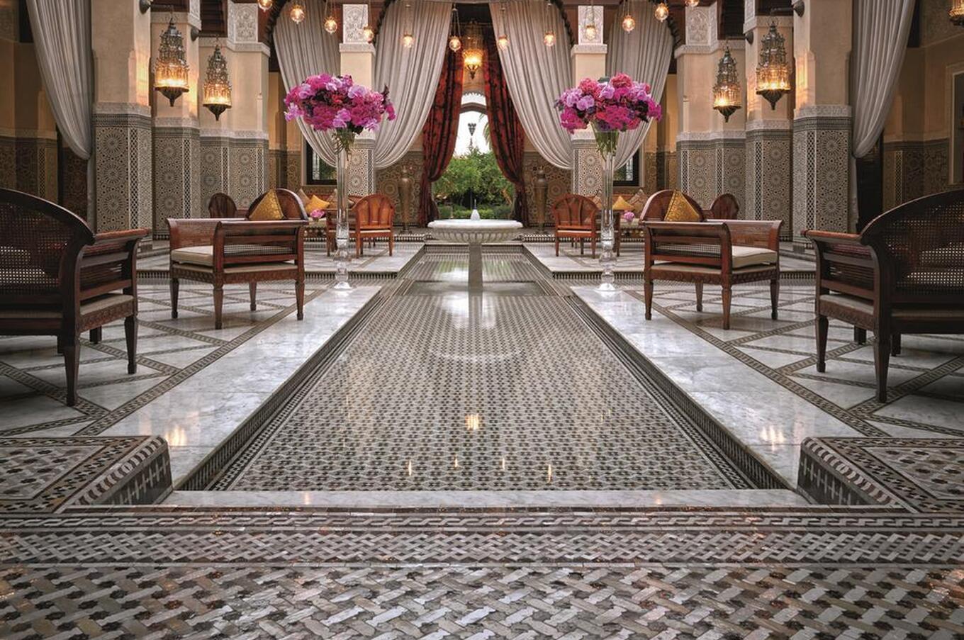 人里離れた場所だからといって、ラグジュアリーな旅ができないわけではありません。写真:ロイヤル・マンスール 豪華な世界一周旅行のプライベートジェット。