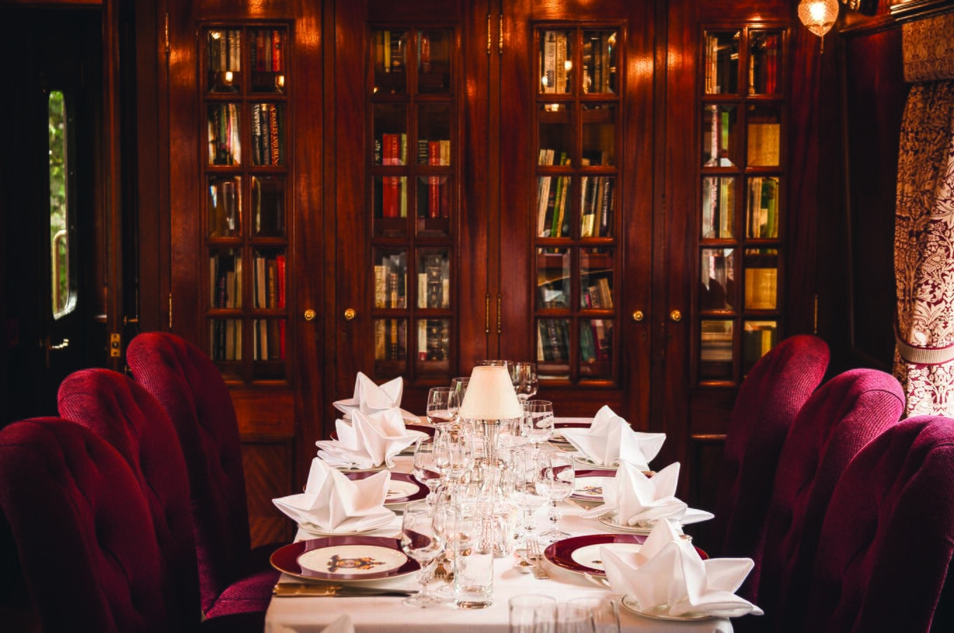 ロイヤル・スコッツマンでの体験のひとつひとつが、私たちを大航海時代の優雅さと豪華さへといざないます。 豪華列車の旅 スコットランド ベルモンド・ロイヤル・スコッツマン