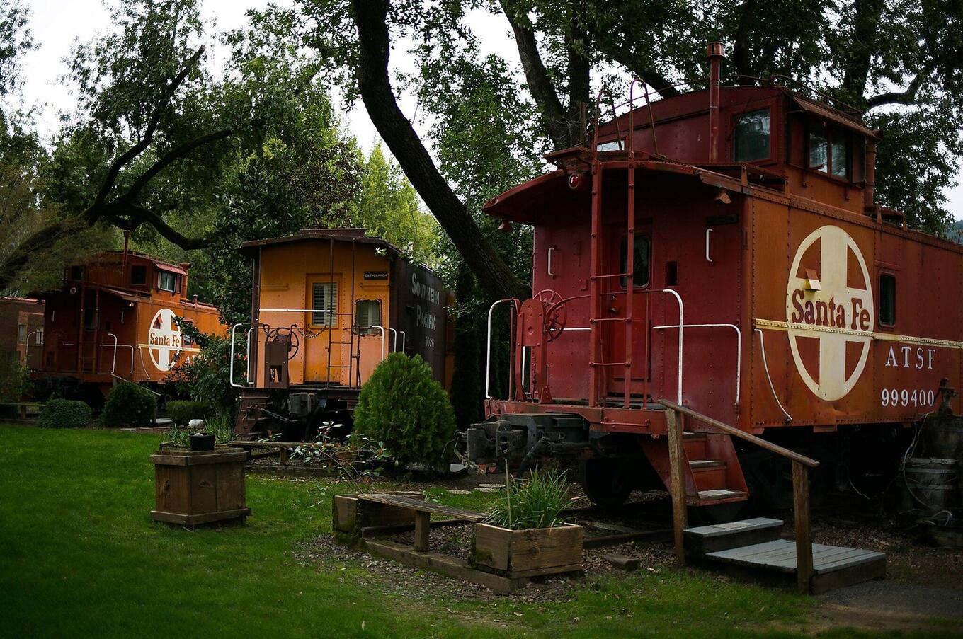 写真:フェザーベッド鉄道。 カリフォルニア羽毛鉄道ホテル