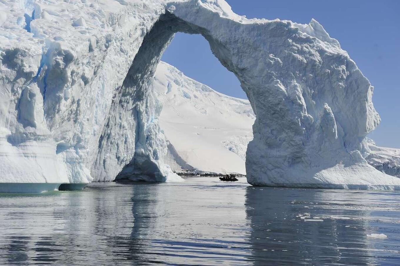 マゼラン・エクスプローラー・エアークルーズ - ラグジュアリー南極クルーズ