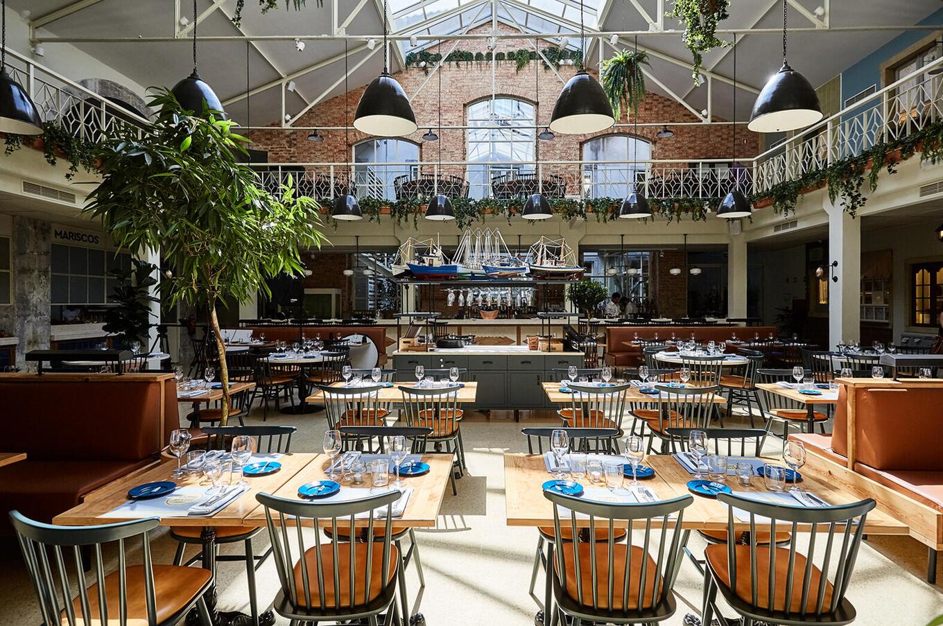 バイロ・ド・アヴィレス内のレストラン「パテオ」。写真:ホセ・アヴィレス・グループ キッキング・チャド・リスボン・ホセ・アビレス