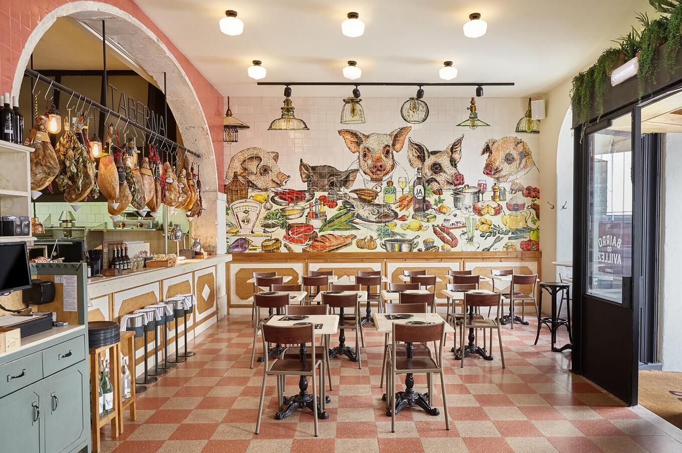 バイロ・ド・アヴィレスで最もカジュアルなレストラン、ラ・タベルナ。 タベルナ・キアード・リスボア ジョゼ・アビレス