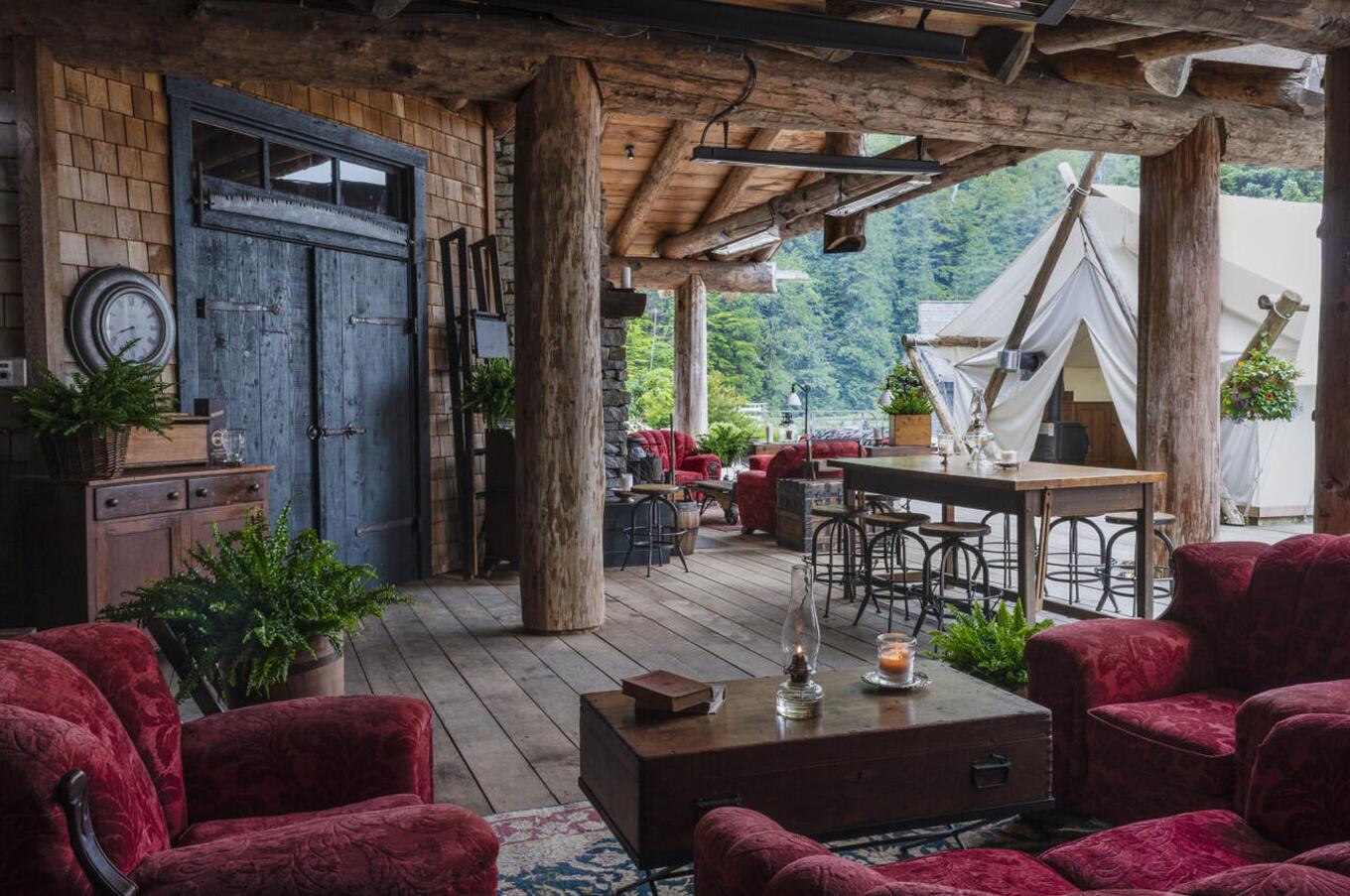 カナディアン・ロッキー山脈の高級リゾート。 クレイコット・ウィルダネス・リゾート