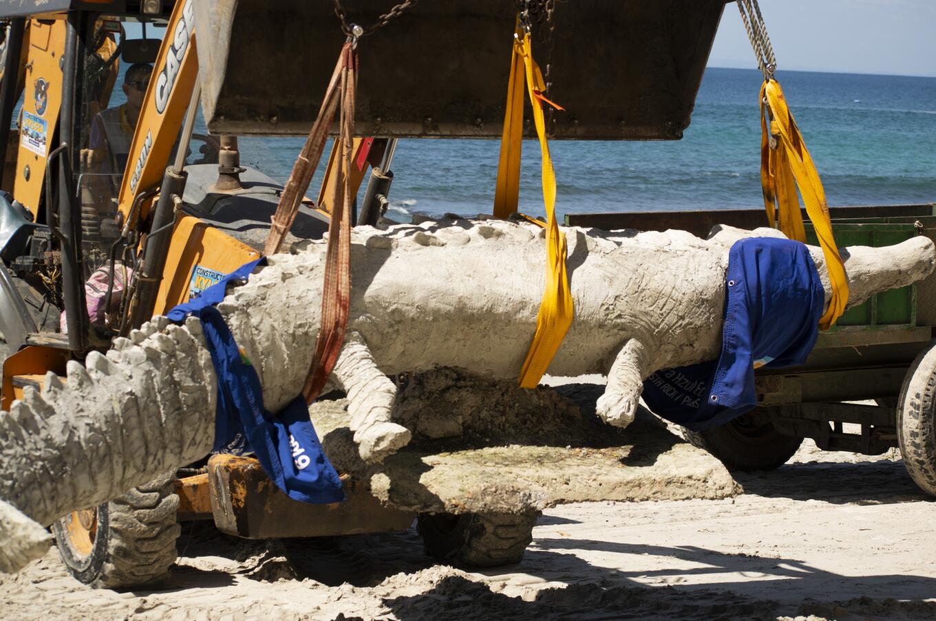 水中美術館に設置された彫刻のひとつ。