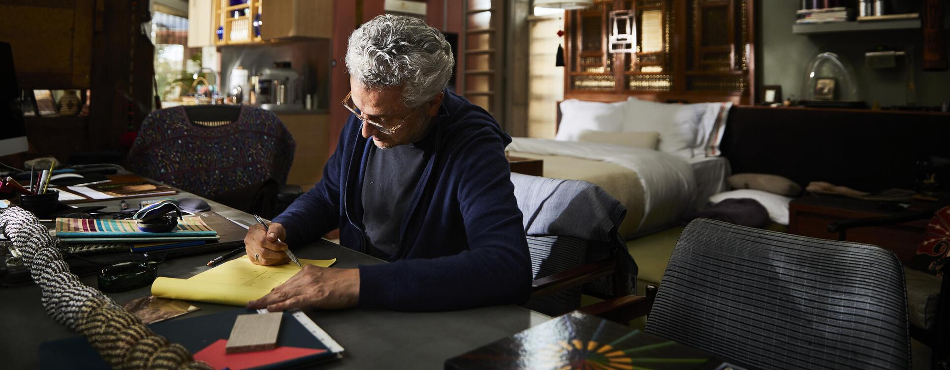 ホルヘ・リサラゾ デザイナー 高級テキスタイル コロンビア