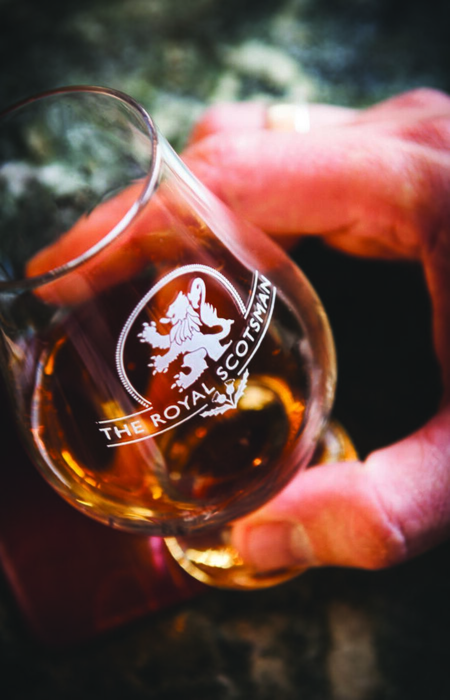 良質のウイスキーを味わいながらスコットランドの風景を探索することは、ロイヤル・スコッツマン号で楽しめる贅沢の一つです。 豪華列車の旅 スコットランド ベルモンド・ロイヤル・スコッツマン